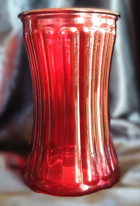 Red Straight Line Vase